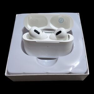 Wireless Earbuds w Charging Case & Cable